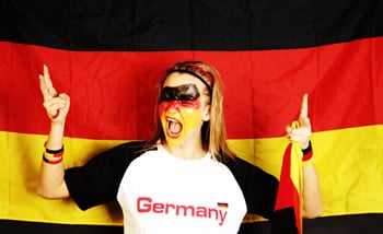 Deutschland gewinnt die Gruppe E